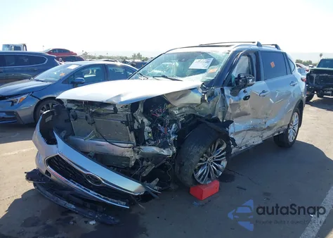 2023 Toyota Highlander Platinum z USA, uszkodzony, nr VIN 5TDKDRAH5PS506100